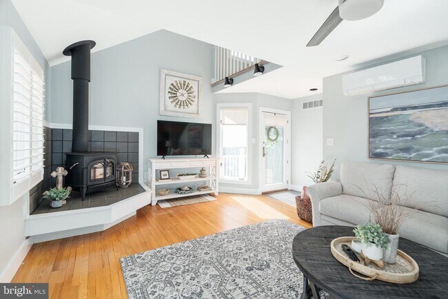 Building Photo - 26 Park Ln