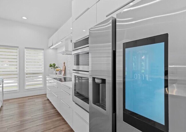 Building Photo - 24 Captiva Cir