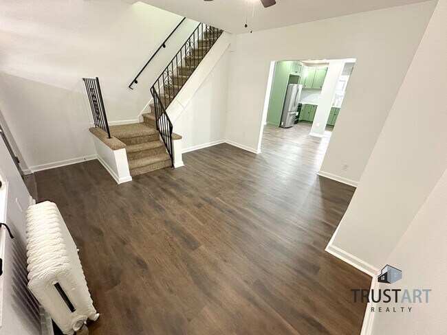 Building Photo - 3 Bedroom townhome in neark Parkland, Phil...