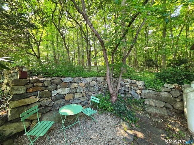 Building Photo - 1035 Southford Rd