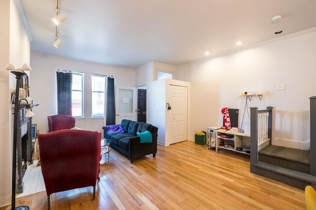 Building Photo - Large Center City Rittenhouse Four Bedroom Home