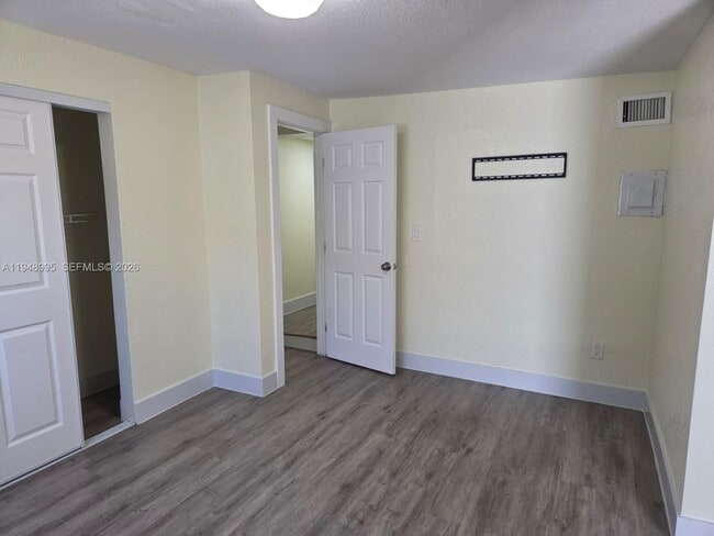 Building Photo - 367 W 33rd St