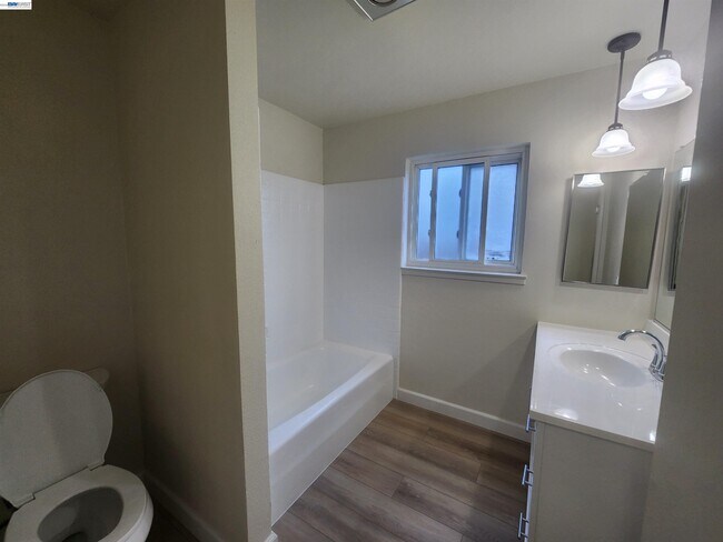 Building Photo - 1829 Rosetree Ct