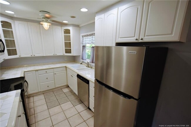 Building Photo - 5330 Plateau Ct