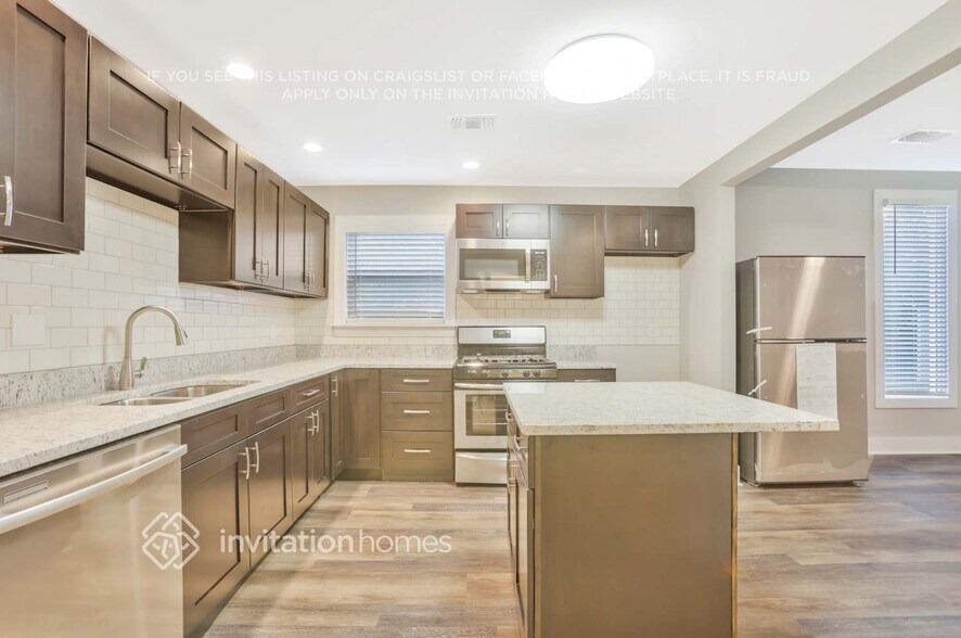 Building Photo - 4648 N Landing Dr