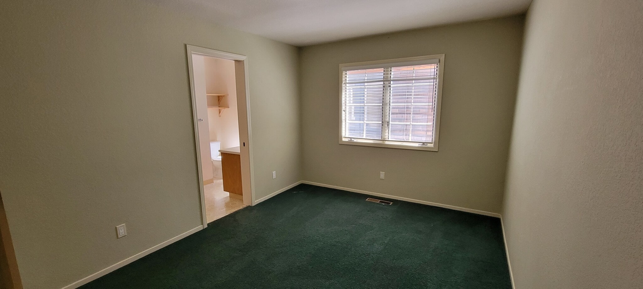 Building Photo - 2801 Cherry St