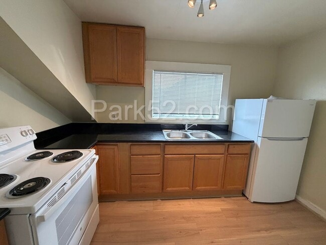 Building Photo - 1711 S 9th St