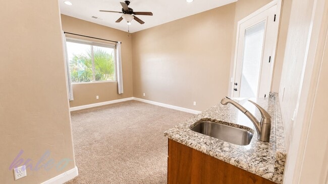 Building Photo - 3278 S Retreat Dr