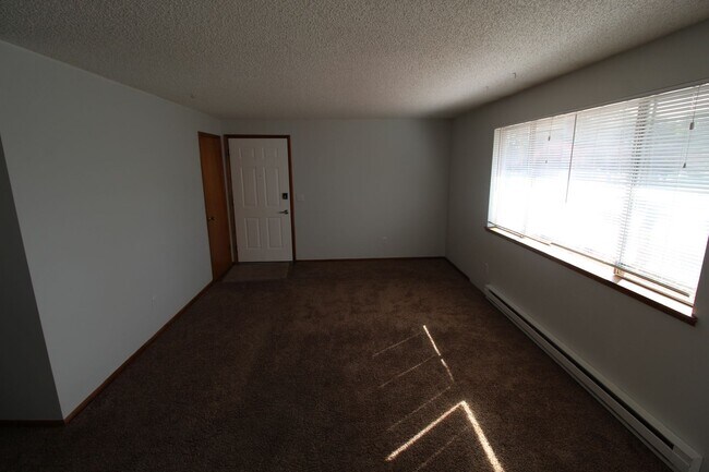 Building Photo - 1223 E Nora Ave
