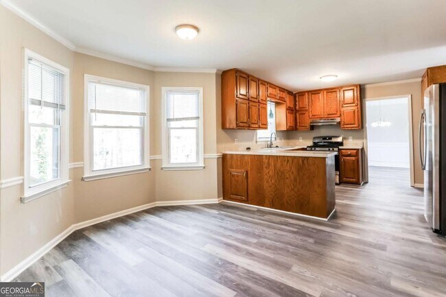 Building Photo - 2090 Breconridge Dr S W