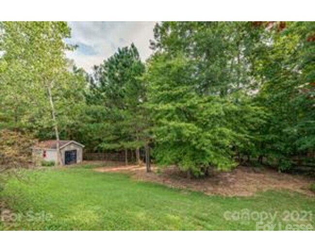 Building Photo - 1505 Niall Ln