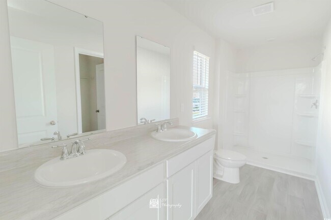 Building Photo - 286 Jeff Waters Cir
