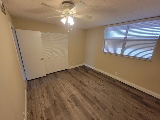 Building Photo - 404 NW 68th Ave