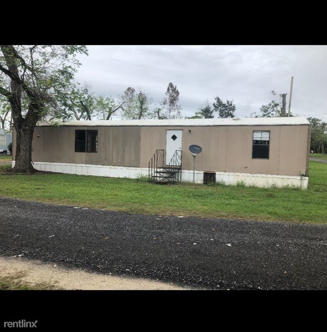 Primary Photo - 17 US-84