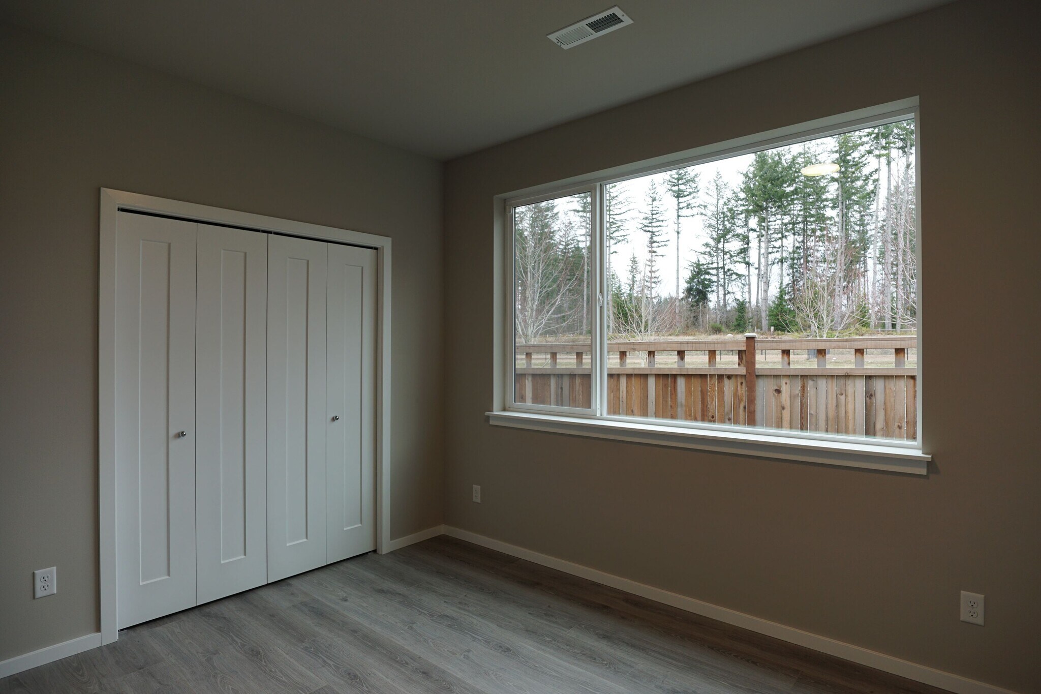 Building Photo - 23068 Alder Ln SE