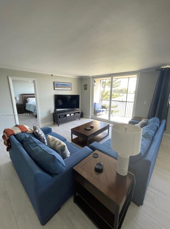 Primary Photo - 3300 W Rolling Hills Cir