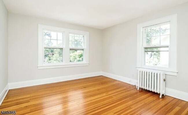 Building Photo - 514 Forest Ave