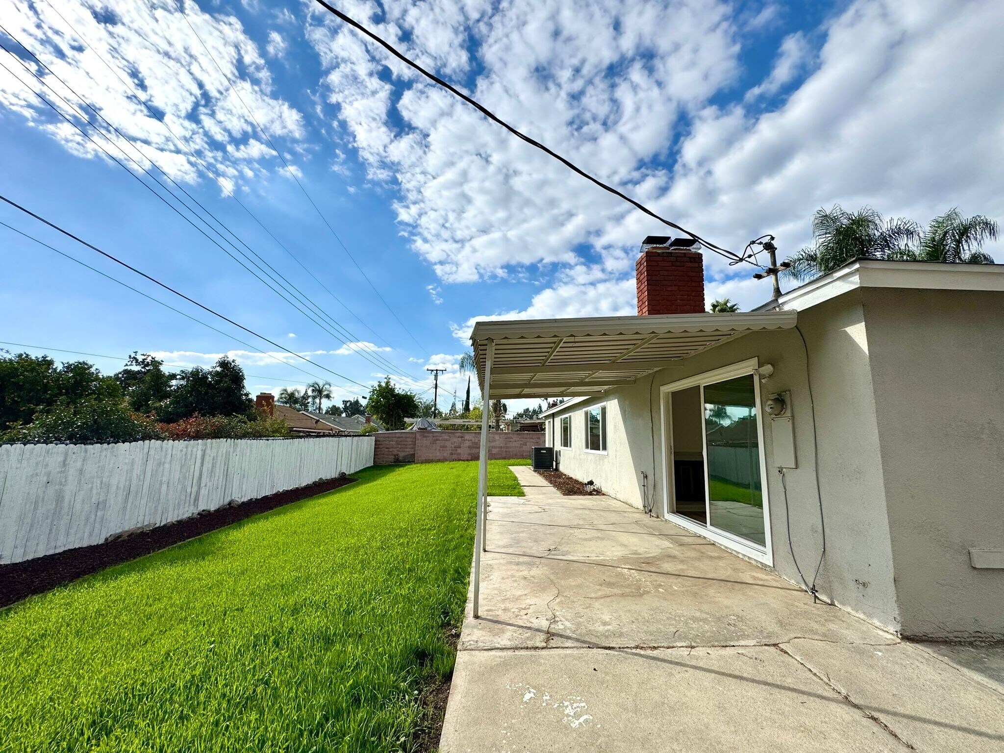 Building Photo - 251 E Heather St