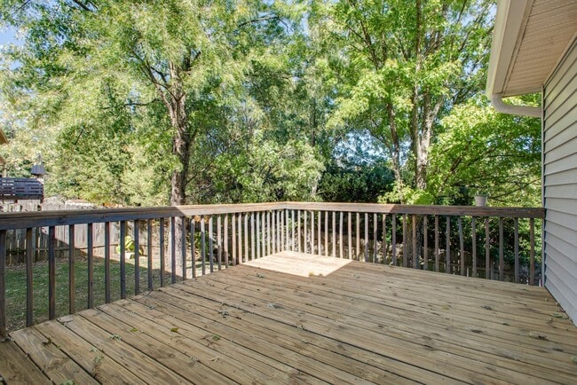 Building Photo - 3 Bed 2 Bath w/bonus room and fence for $2...