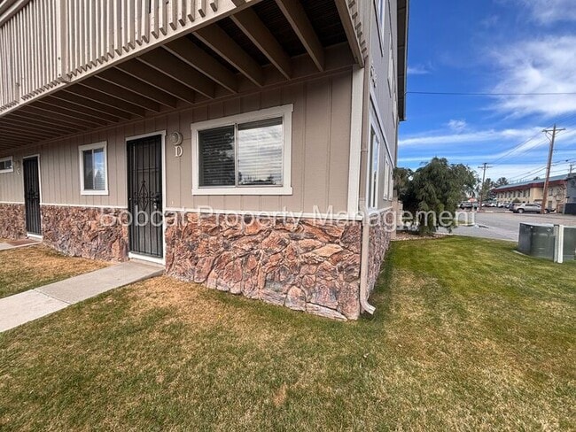 Building Photo - 1516 South Ct