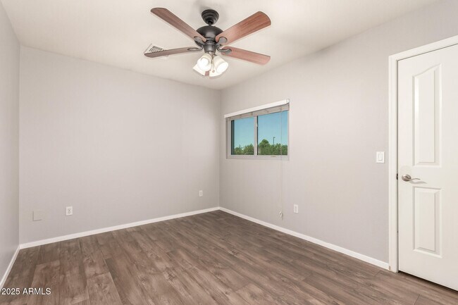 Building Photo - 2771 S Sailors Way