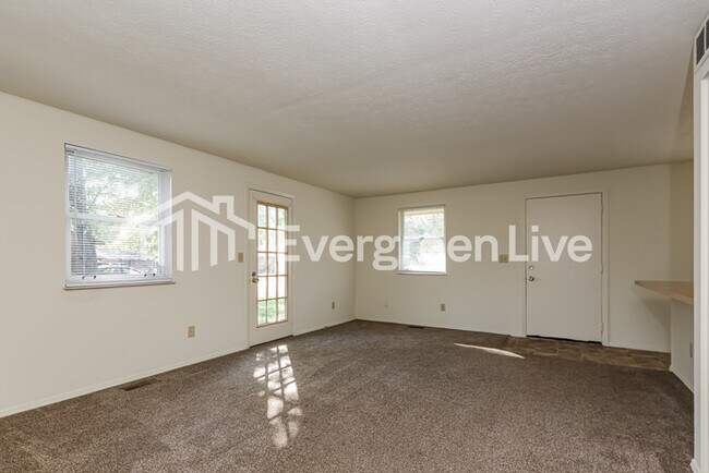 Building Photo - 8197 Mount Washington Dr