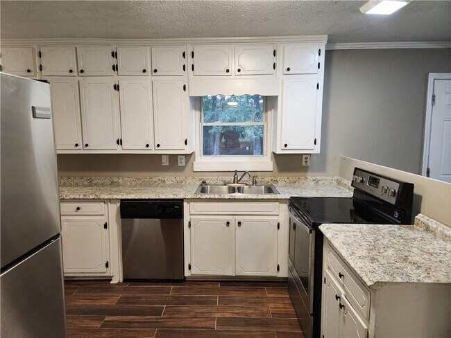 Building Photo - 171 Sarann Ct NW