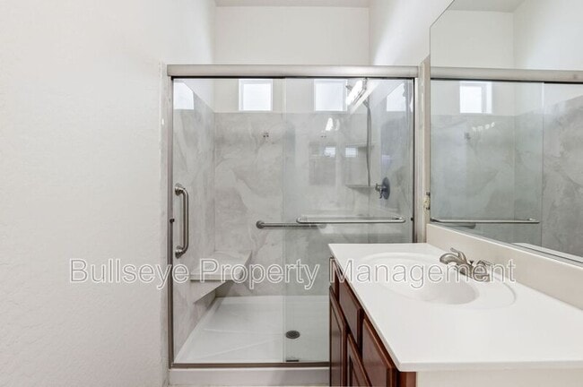 Building Photo - 21069 N Jocelyn Ln