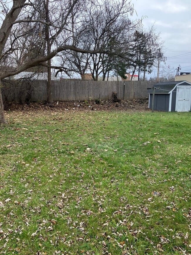 Building Photo - Cozy Camillus Cape