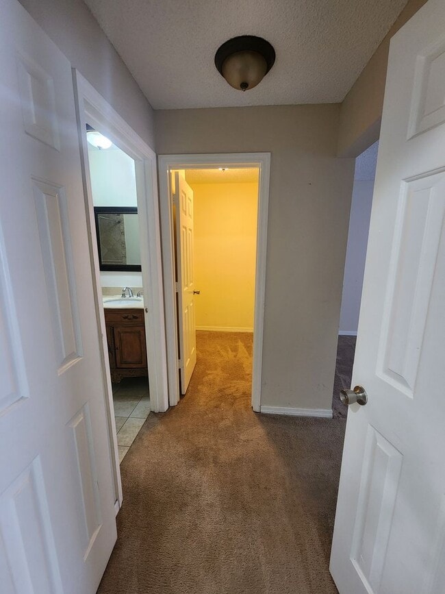 Building Photo - : 2 Bedroom 2 Bath Condo