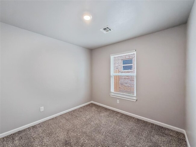 Building Photo - 1613 Ruby Dr