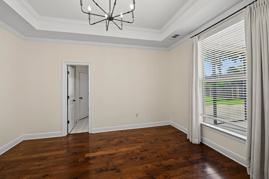 Building Photo - 404 Golden Leaf Ct