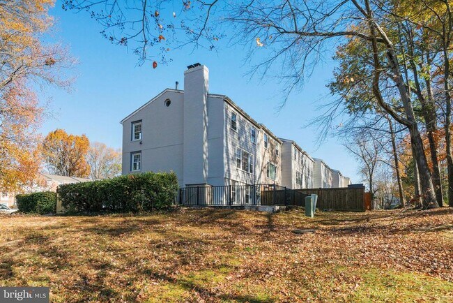 Building Photo - 4339 Cedarlake Ct