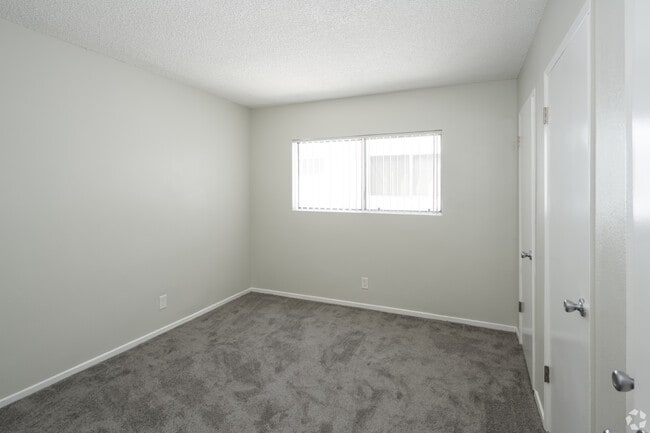 Bedroom - Slauson Apartments