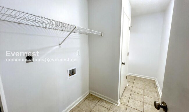 Building Photo - Limited Time Special Offer /3-Bedroom Home with Garage / Pet-Friendly / Available Now!