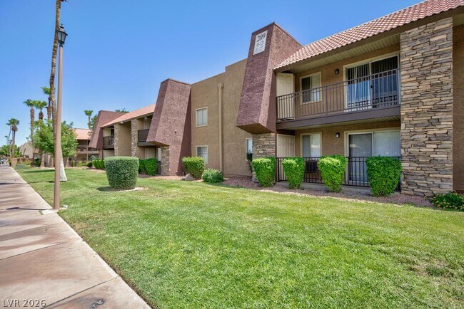 Building Photo - 5081 River Glen Dr