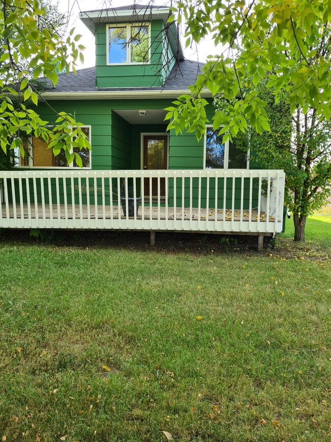 front deck - 301 5th Ave NW