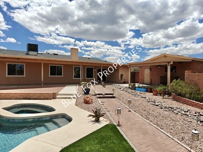 Building Photo - 5440 W Placita De La Promesa