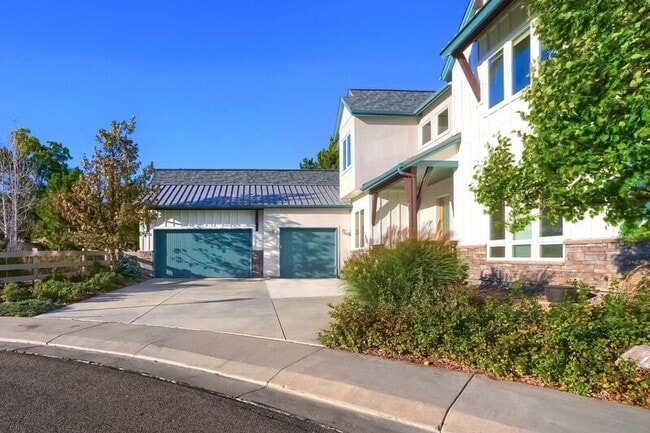 Building Photo - 2421 Rose Ct