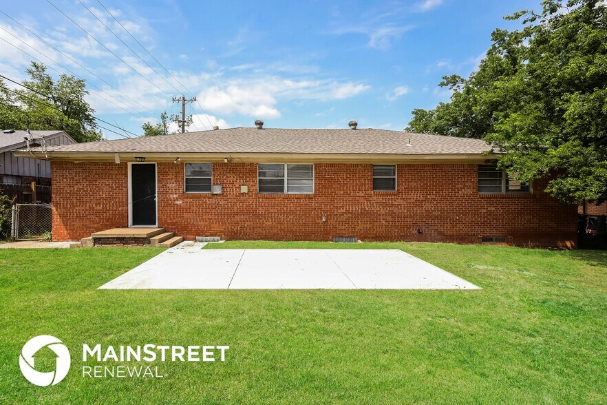 Building Photo - 2632 Kings Way