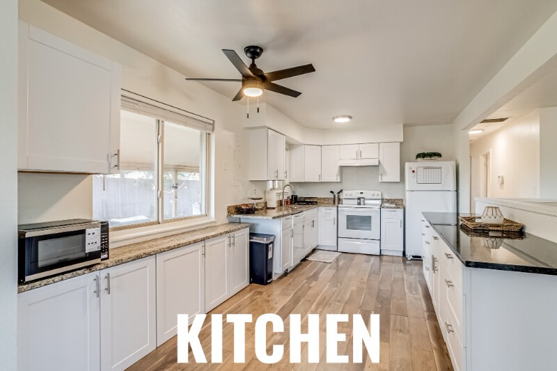 Building Photo - 9341 Hoffman Way