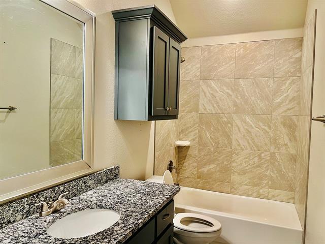 Building Photo - 110 Frank St