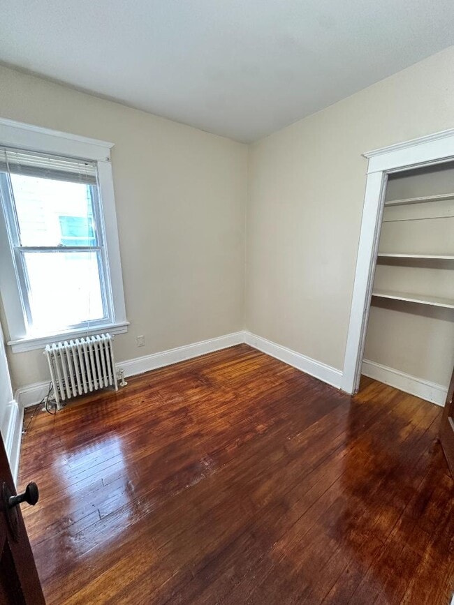 Building Photo - 612 7th St