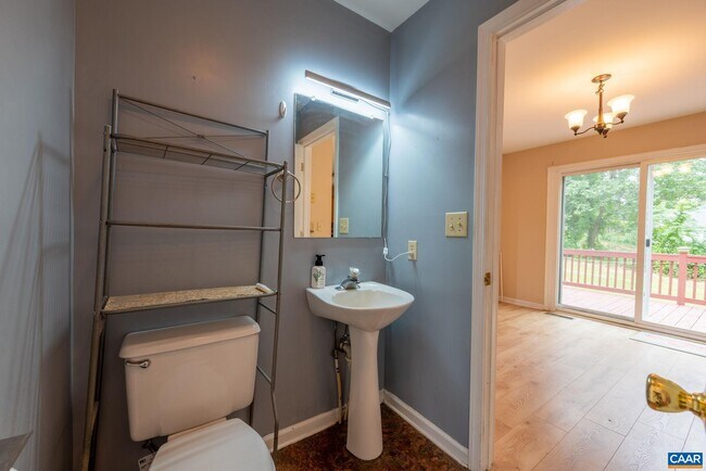 Building Photo - 497 Sunset Dr