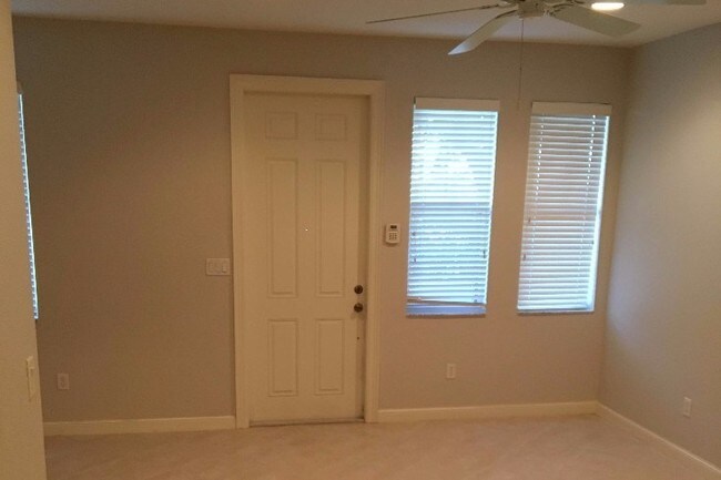 Building Photo - 880 Millbrae Ct