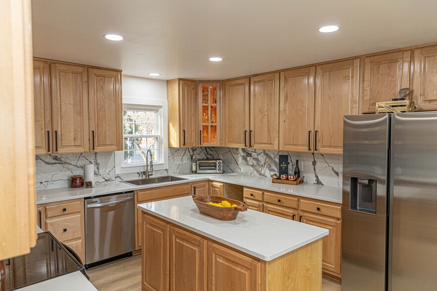 Building Photo - 212 Ambler St