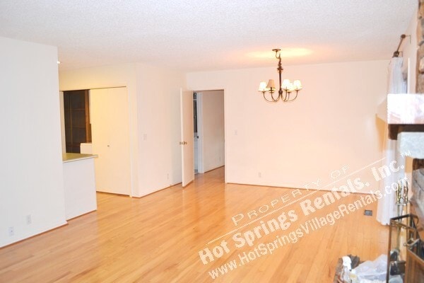 Building Photo - Cozy & Convenient | 2-Bedroom Home Near Ca...