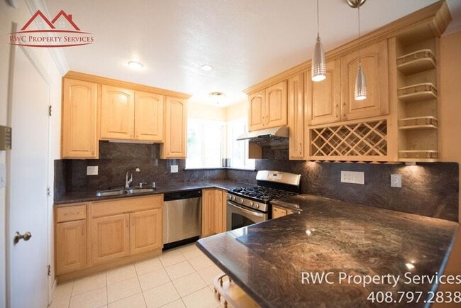 Building Photo - 4267 Will Rogers Dr