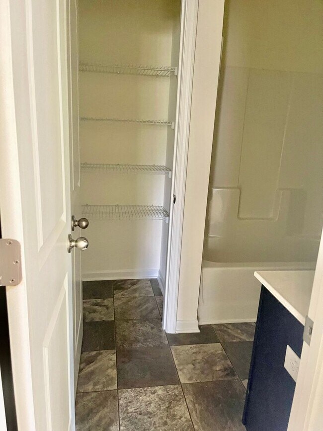 Building Photo - Available Now – Spacious 4BR Home on 1.5 Acres in Rural Hall!