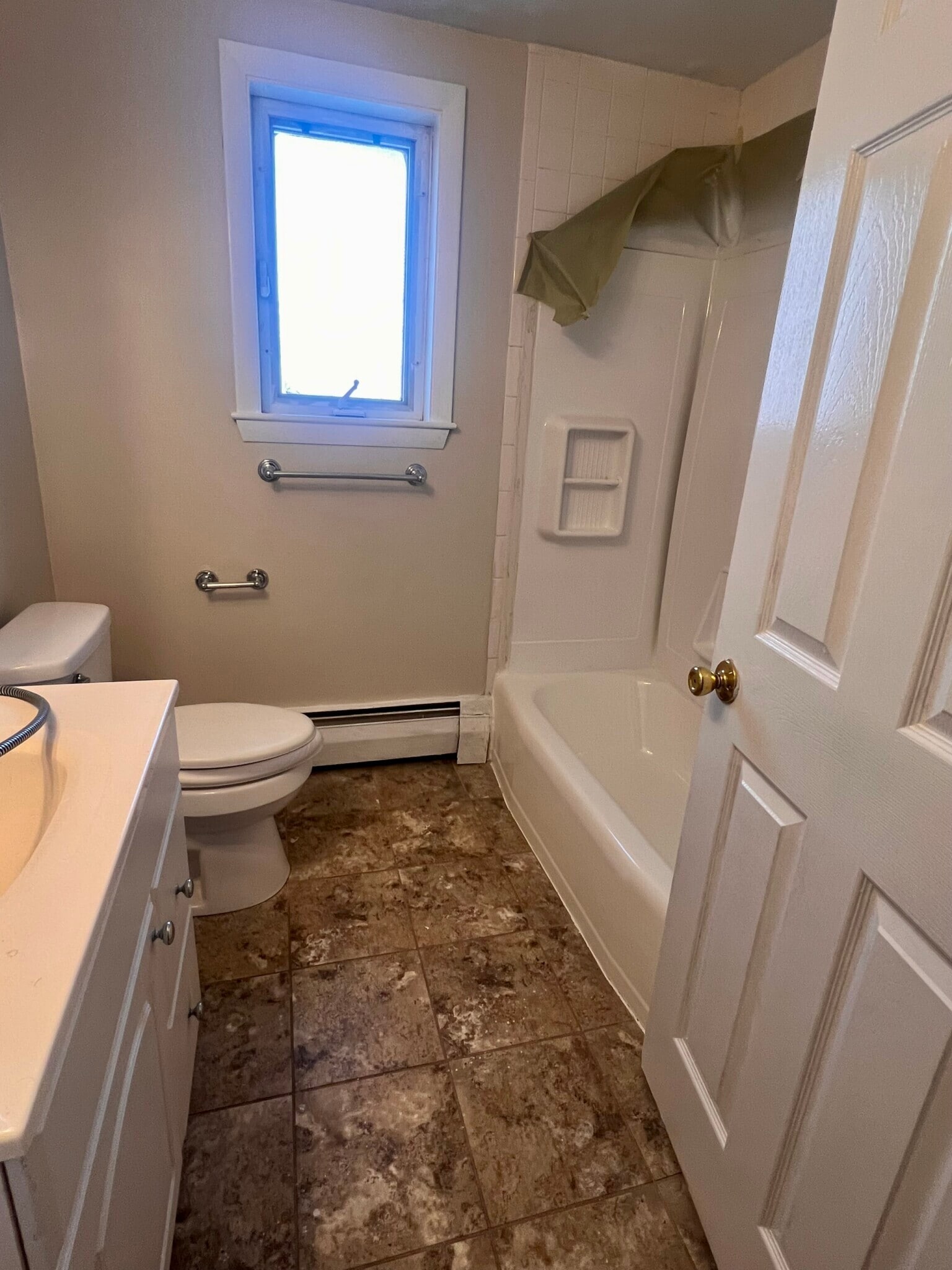 Building Photo - 4 Albert Dr